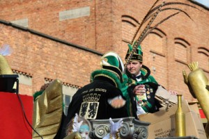 Prinsen Ninove op praalwagen Persregio Dender