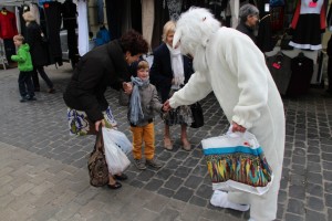 Paashaas op Haaltertse markt Persregio Dender