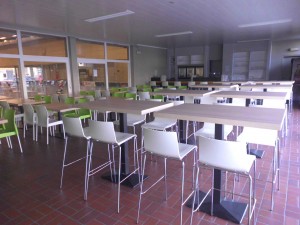 Vernieuwde cafetaria sporthal Denderhoutem Persregio Dender