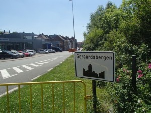 Nieuwe borden bebouwde kom Persregio Dender