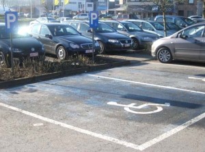 Parkeerplaats gehandicapten Persregio Dender