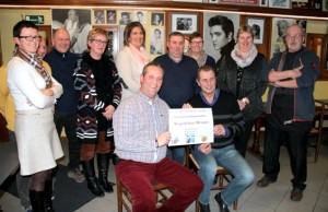 Uitreiking cheque eindejaarsaktie Rechteroever Ninove Persregio Dender