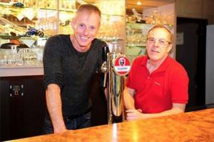 Gunther Deshommes nieuwe uitbater cafetaria Ottoy Denderleeuw Persregio Dender