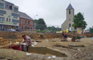 Archeologen SOLVA aan het werk Sint-Lievens-Houtem Persregio Dender