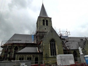 Sint-Amanduskerk Denderhoutem deels in steigers Persregio Dender