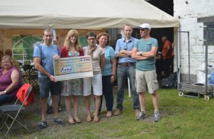 Faluintjesjogging schenkt chaque aan goed doel Persregio Dender