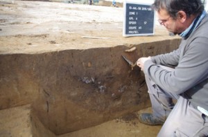 Archeologen aan het werk Persregio Dender