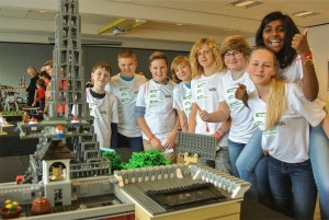 leerlingen-middenschool-geraardsbergen-op-first-lego-legue-persregio-dender