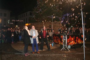 startschot-kerstverlichting-grote-markt-aalst-persregio-dender