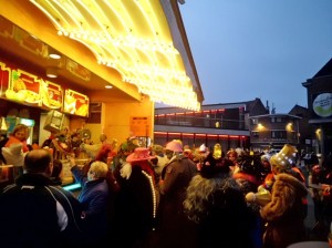 voil-jeanetten-tijdens-eerste-koeskes-mieting-in-aalst-persregio-dender