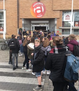 Leerlingen Atheneum tijdens brandweeroefening Persregio Dender