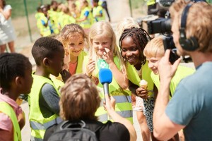 Kinderen spilfiguur feestelijke inhuldiging Kemelbrug Denderleeuw Persregio Dender