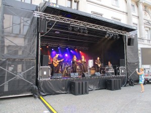 Kate Ryan en Geena Lisa op Grote Markt Aalst Persregio Dender