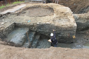 Restanten van de illustere Pijntoren in Geraardsbergen Persregio Dender