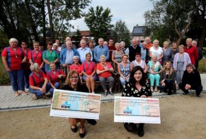 De Fontein stad Ninove schenken geld aan KOTK Persregio Dender