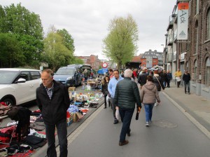 Avondmarkt op Rechteroever in Ninove Persregio Dender